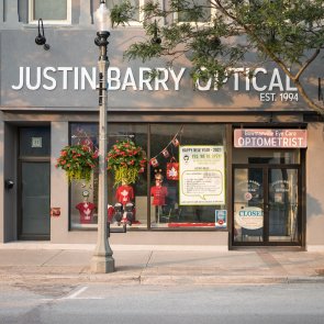 295:295?src=%2 Fimages%2 Fdirectory%2 Fcompanies%2 F13 King StW  Justin Barry Optical 295 295 img